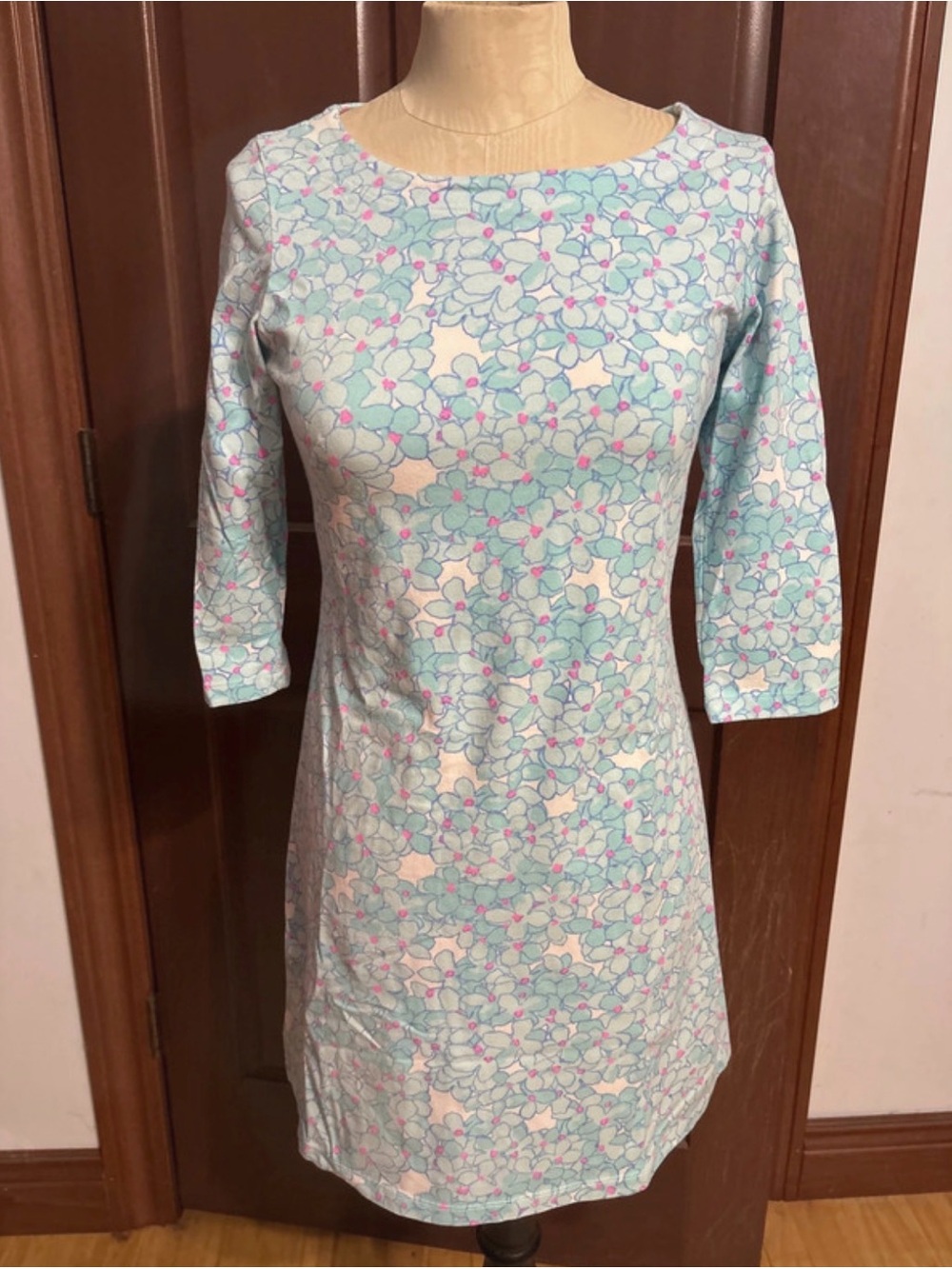 Mahi Gold Bimini pullover dress size XS made in the USA Blushing buds floral